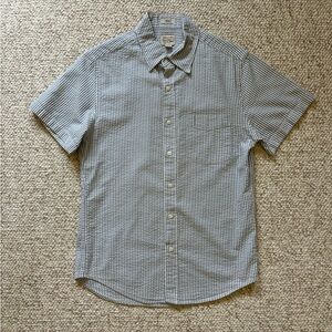 J. Crew Men’s Short Sleeve Seersucker Button Down Shirt, Blue Stripe